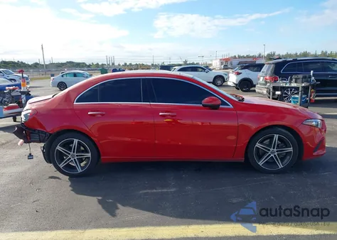 2019 Mercedes-Benz A 220 из США, поврежденный, VIN WDD3G4EB3KW033431